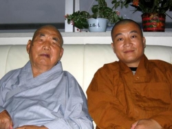 Maître Shi Heng Jun avec le Grand Maître Shi Su Xi